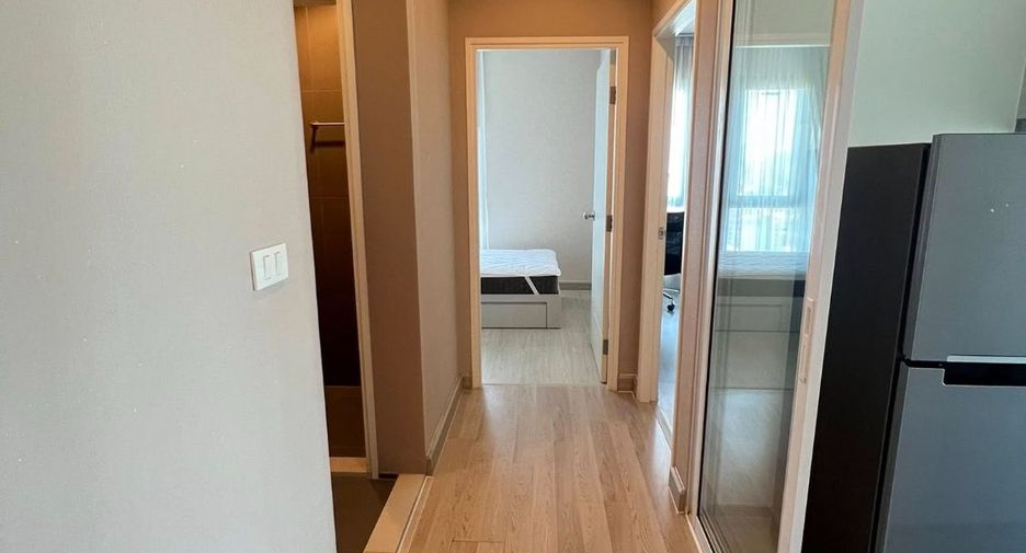 For rent 2 bedrooms condo in Huai Khwang, Bangkok