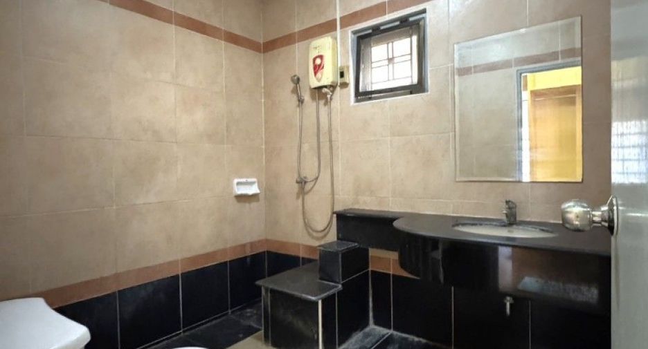 For sale 3 bedrooms house in Don Mueang, Bangkok
