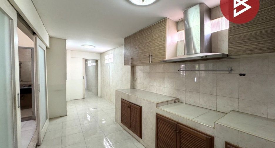 For sale 3 bedrooms house in Don Mueang, Bangkok