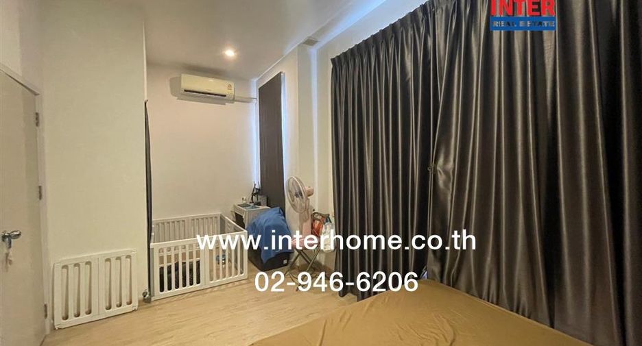 For sale 3 bedrooms townhouse in Nong Khaem, Bangkok