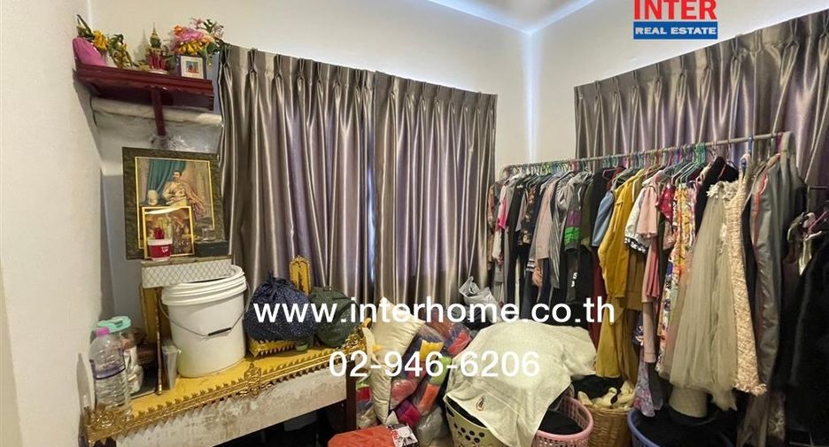 For sale 3 bedrooms townhouse in Nong Khaem, Bangkok