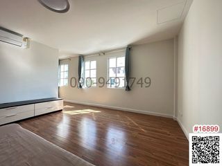 For rent 3 bedrooms townhouse in Bang Na, Bangkok