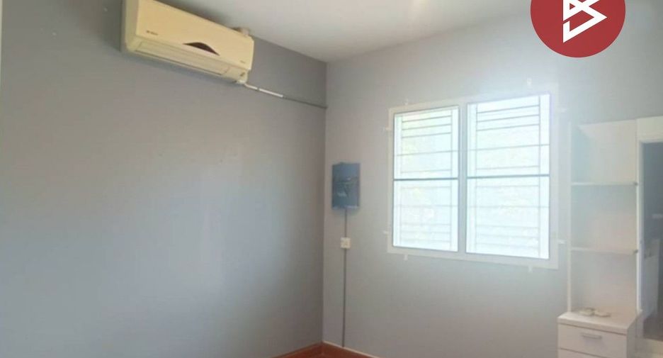 For sale 3 bedrooms townhouse in Min Buri, Bangkok