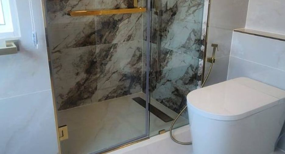 For sale 2 bedrooms condo in Yan Nawa, Bangkok