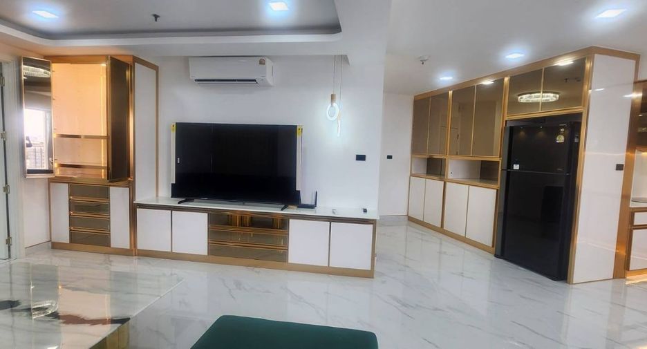For sale 2 bedrooms condo in Yan Nawa, Bangkok