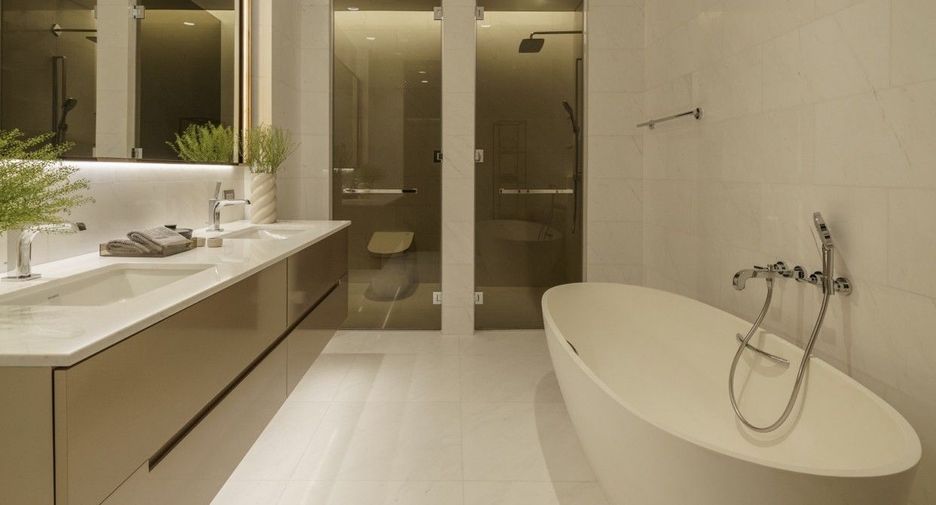 Condo en alquiler y en venta de 2 habitaciones en Pathum Wan, Bangkok