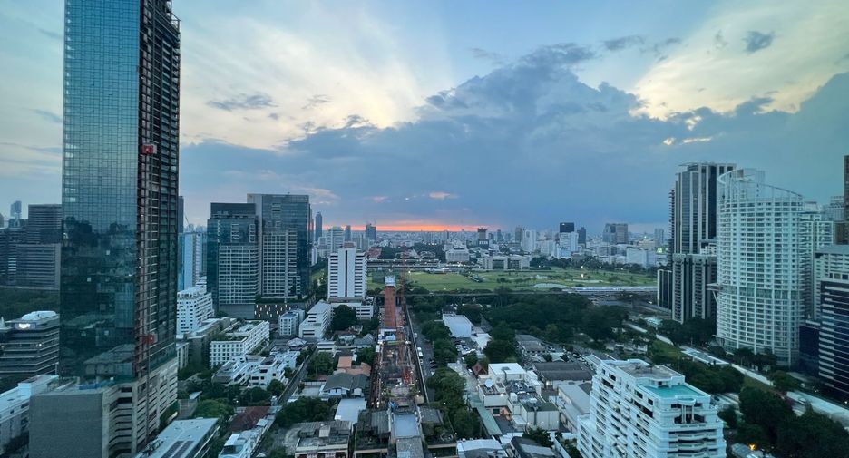 Condo en alquiler y en venta de 2 habitaciones en Pathum Wan, Bangkok