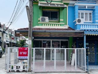Продажа 3 спальни таунхаус в Sai Noi, Нонтабури