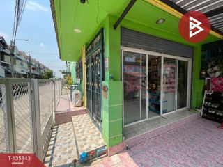 Продажа 3 спальни таунхаус в Sai Noi, Нонтабури