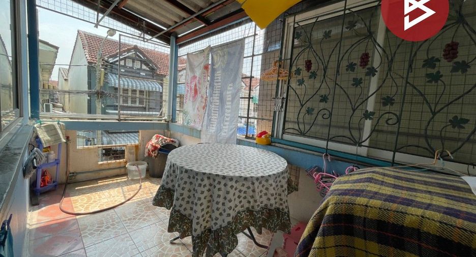 For sale 3 bedrooms townhouse in Sai Noi, Nonthaburi