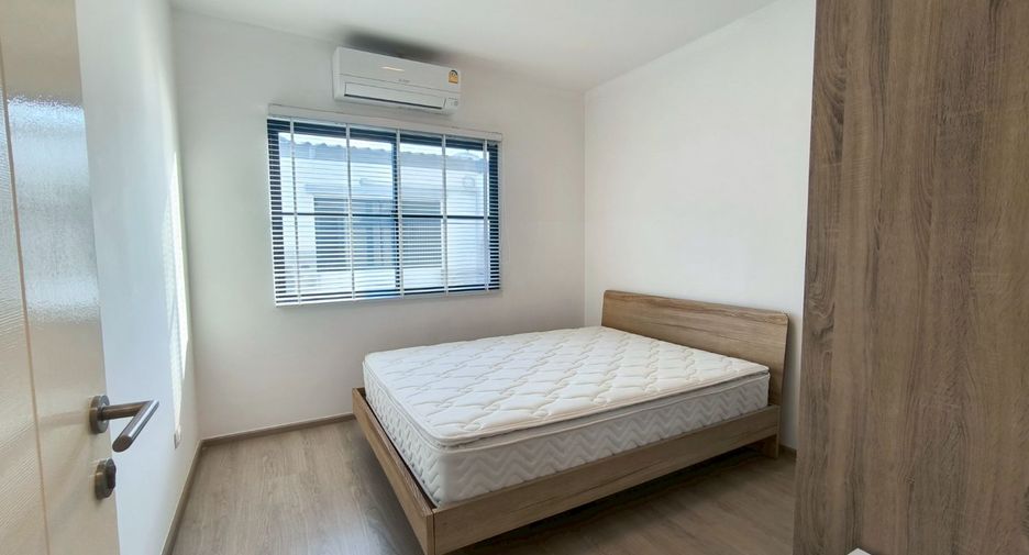 For rent 3 bedrooms townhouse in Bang Phli, Samut Prakan