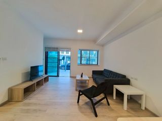 Casa adosada en alquiler de 3 habitaciones en Bang Phli, Samut Prakan