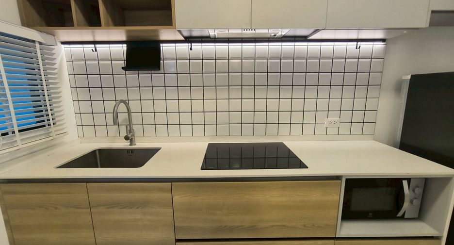 For rent 3 bedrooms townhouse in Bang Phli, Samut Prakan