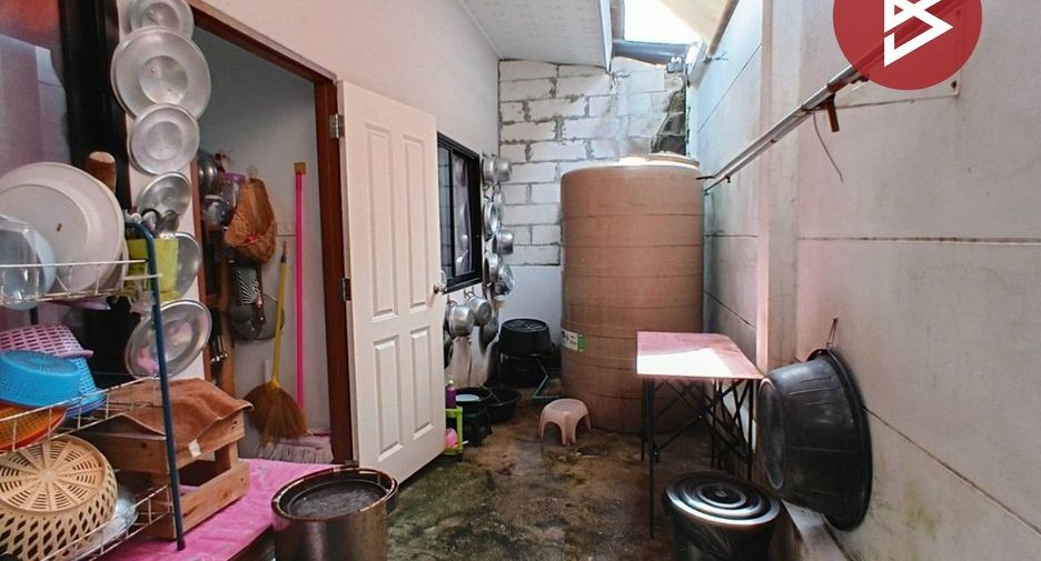 For sale 2 bedrooms townhouse in Ban Bueng, Chonburi