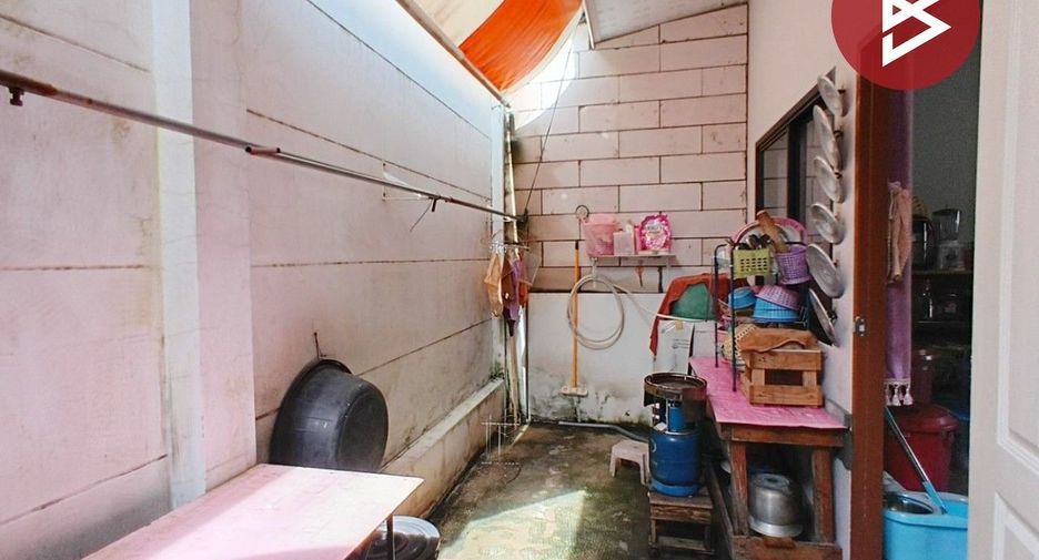 For sale 2 bedrooms townhouse in Ban Bueng, Chonburi