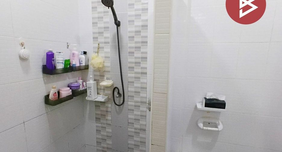 For sale 2 bedrooms townhouse in Ban Bueng, Chonburi