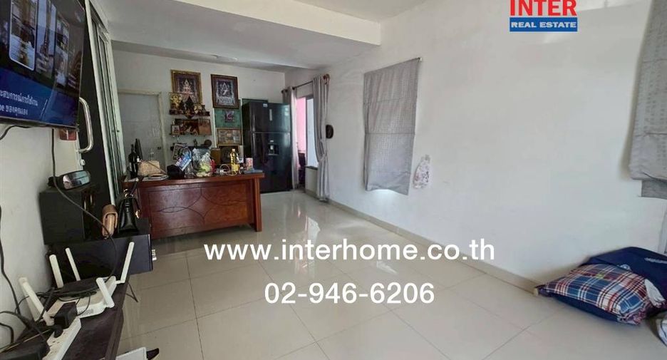 À vendre 3 chambres maison de ville à Bang Sao Thong, Samut Prakan