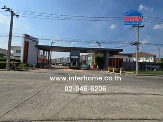 Casa adosada en venta de 3 habitaciones en Bang Sao Thong, Samut Prakan
