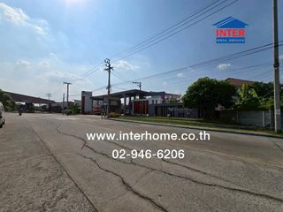 Casa adosada en venta de 3 habitaciones en Bang Sao Thong, Samut Prakan