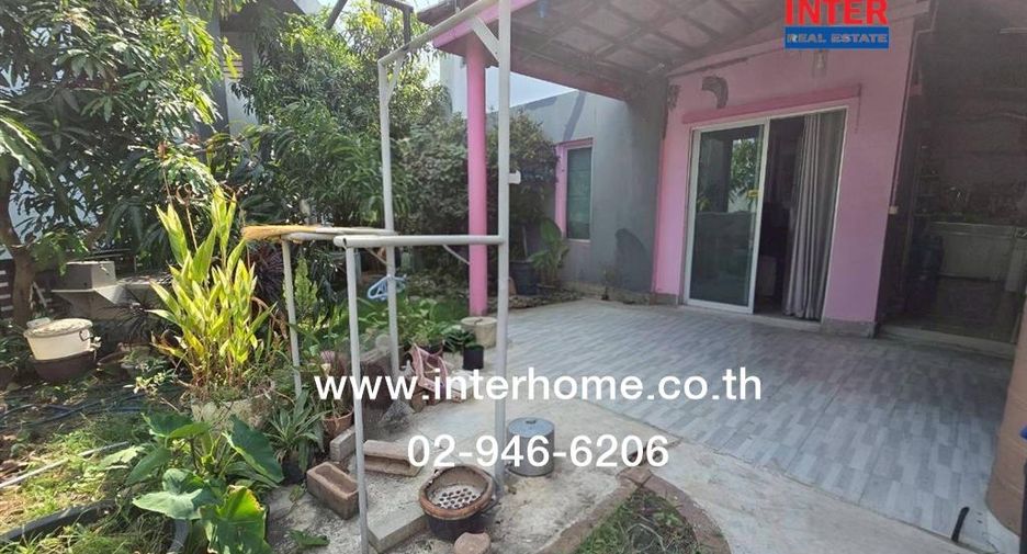 À vendre 3 chambres maison de ville à Bang Sao Thong, Samut Prakan