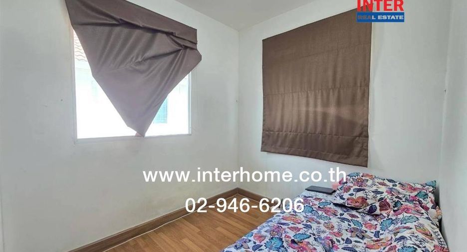 À vendre 3 chambres maison de ville à Bang Sao Thong, Samut Prakan
