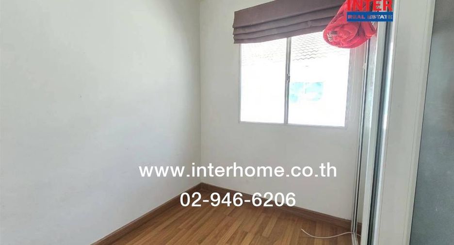 À vendre 3 chambres maison de ville à Bang Sao Thong, Samut Prakan