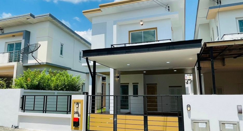 For sale 3 bedrooms house in Si Racha, Chonburi