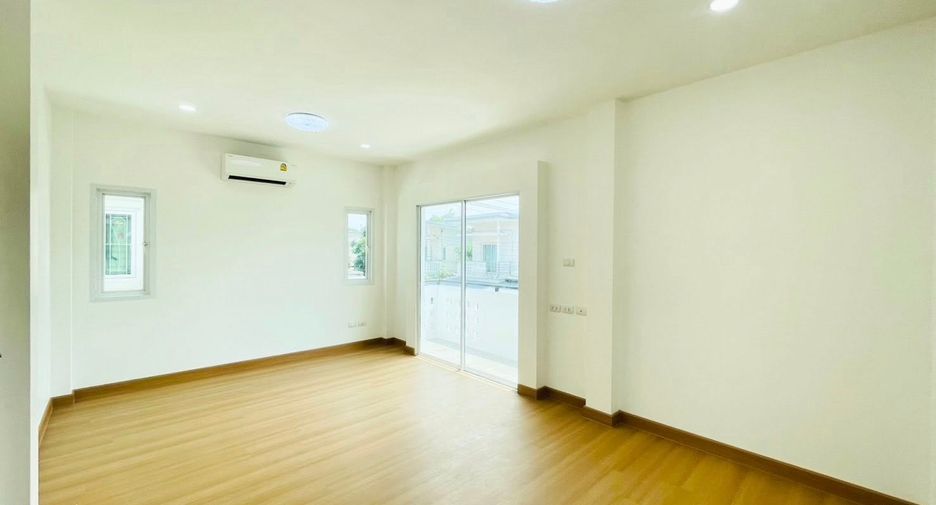 For sale 3 bedrooms house in Si Racha, Chonburi