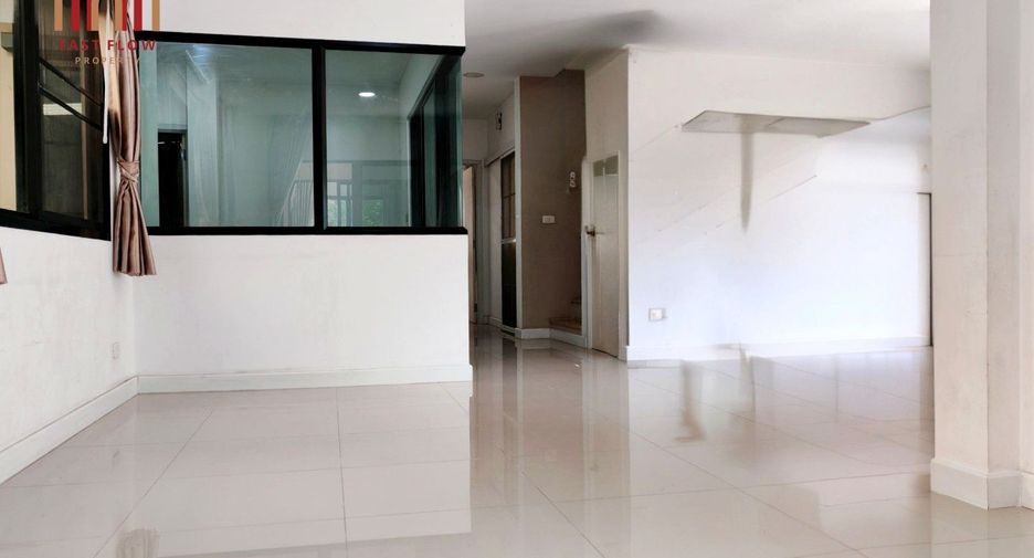 For sale 4 bedrooms house in Khlong Sam Wa, Bangkok