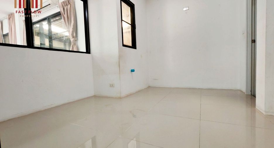 For sale 4 bedrooms house in Khlong Sam Wa, Bangkok