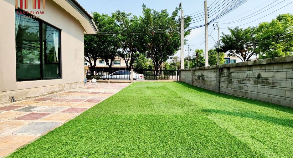 For sale 4 bedrooms house in Khlong Sam Wa, Bangkok