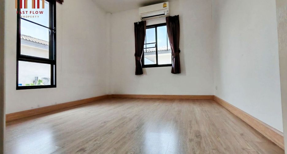 For sale 4 bedrooms house in Khlong Sam Wa, Bangkok