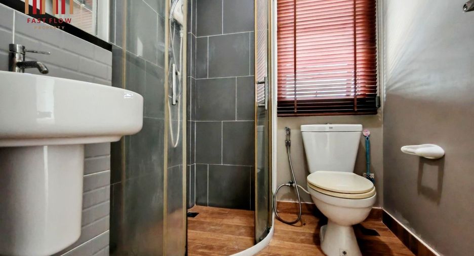 For sale 4 bedrooms house in Khlong Sam Wa, Bangkok