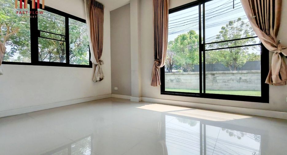 For sale 4 bedrooms house in Khlong Sam Wa, Bangkok
