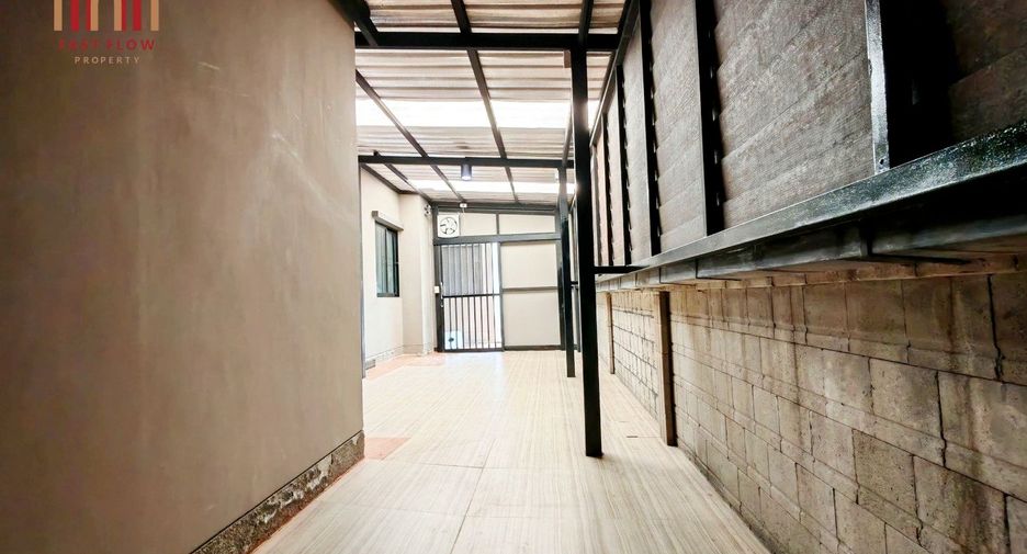 For sale 4 bedrooms house in Khlong Sam Wa, Bangkok