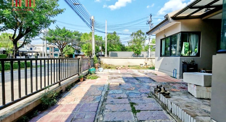 For sale 4 bedrooms house in Khlong Sam Wa, Bangkok