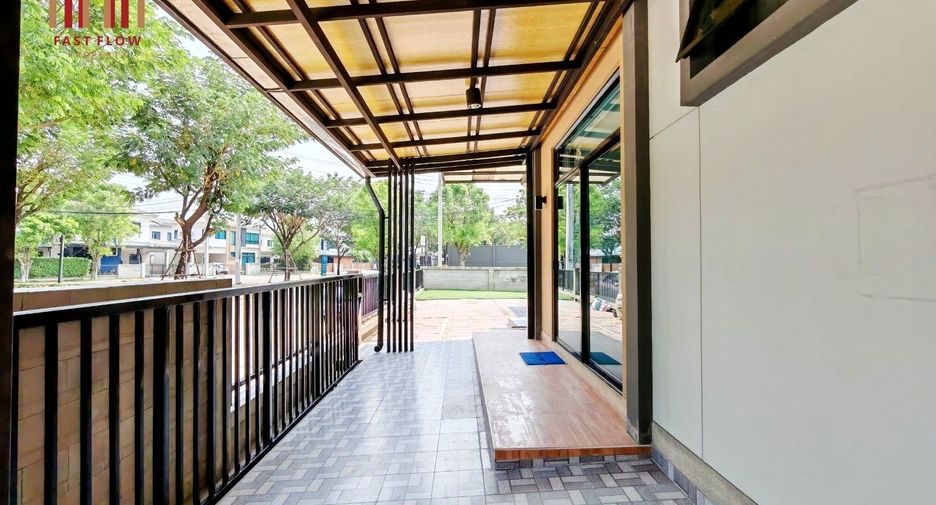 For sale 4 bedrooms house in Khlong Sam Wa, Bangkok