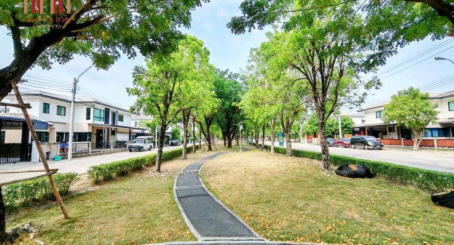 For sale 4 bedrooms house in Khlong Sam Wa, Bangkok