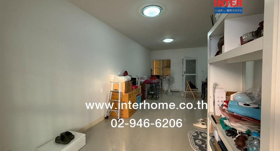 For sale 3 bedrooms townhouse in Mueang Nonthaburi, Nonthaburi