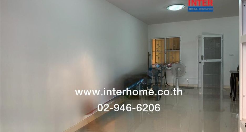 For sale 3 bedrooms townhouse in Mueang Nonthaburi, Nonthaburi