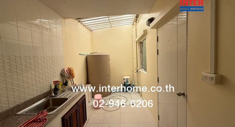 For sale 3 bedrooms townhouse in Mueang Nonthaburi, Nonthaburi