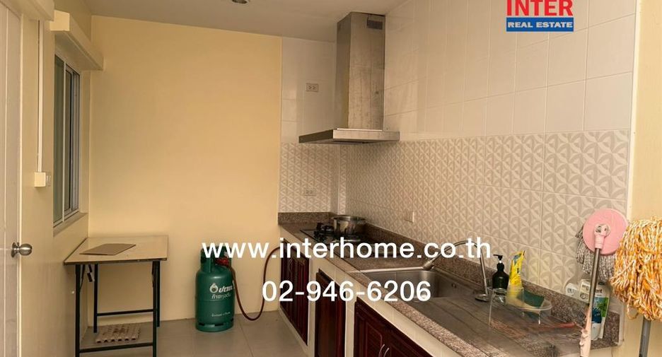 For sale 3 bedrooms townhouse in Mueang Nonthaburi, Nonthaburi