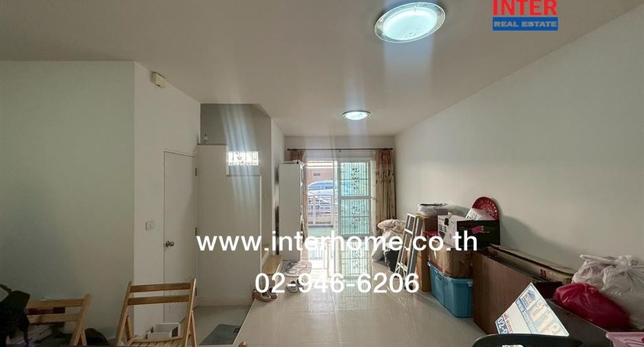 For sale 3 bedrooms townhouse in Mueang Nonthaburi, Nonthaburi