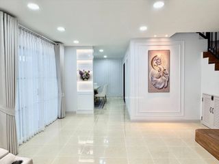 Продажа 3 спальни дом в Si Racha, Чонбури