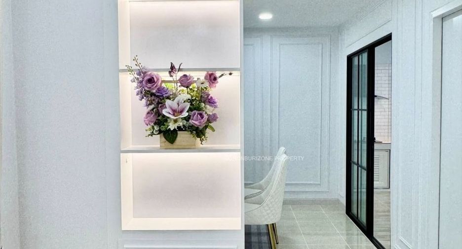 Casa en venta de 3 habitaciones en Si Racha, Chonburi