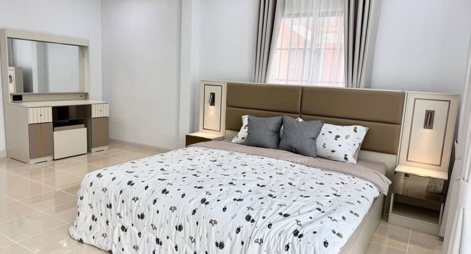 Casa en venta de 3 habitaciones en Si Racha, Chonburi