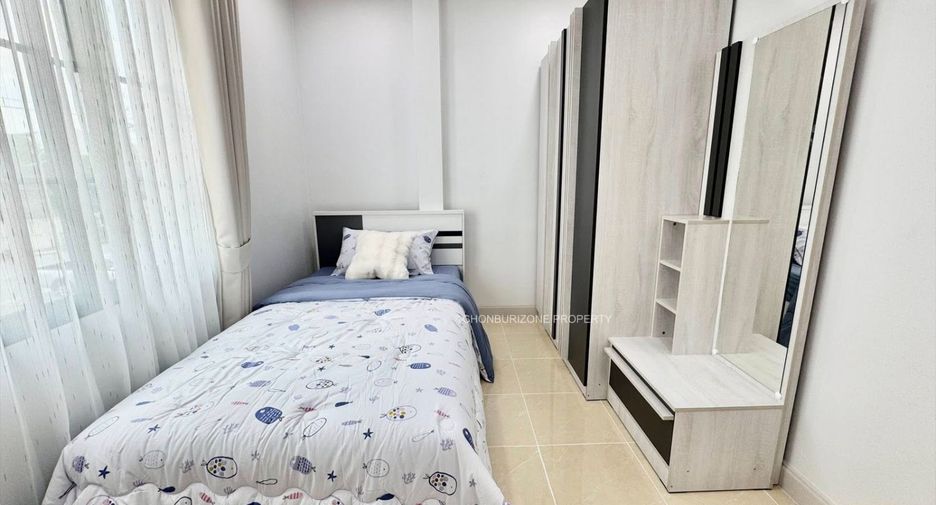 Casa en venta de 3 habitaciones en Si Racha, Chonburi