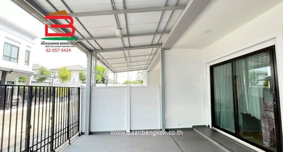 出租 和 出售 3 卧室 联排别墅 在 Lam Luk Ka, Pathum Thani