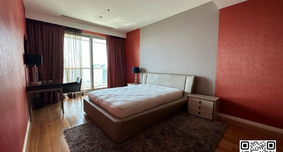 Аренда и продажа 4 спальни кондо в Сатхон, Бангкок