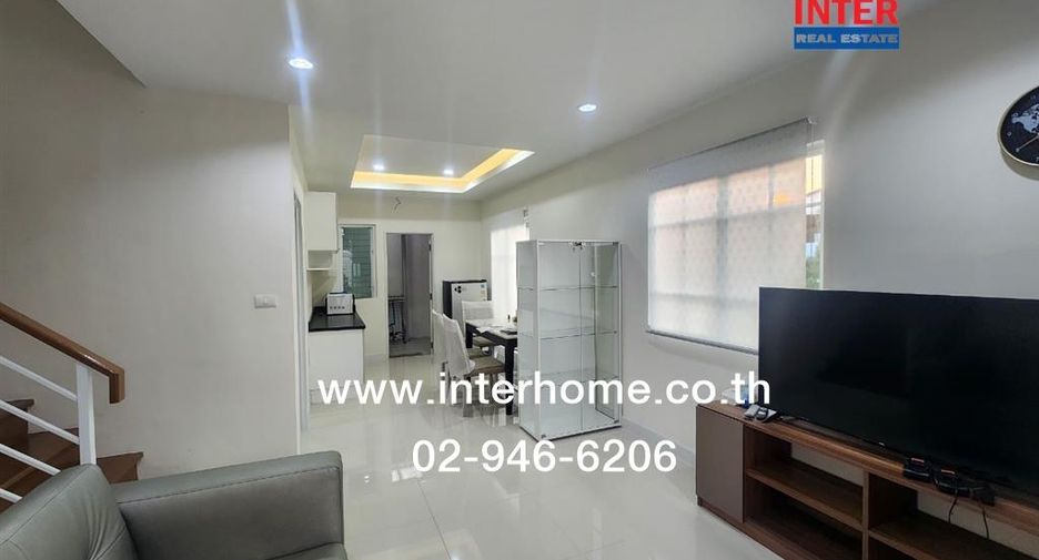 For sale 4 bedrooms townhouse in Mueang Samut Sakhon, Samut Sakhon